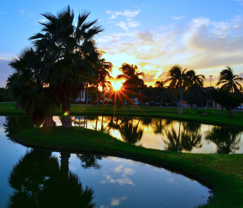 Sundown over Cancun I