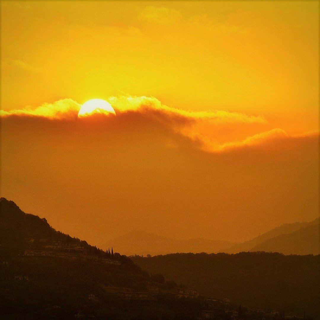 ... Sundown über den Bergen am Gardasee ...