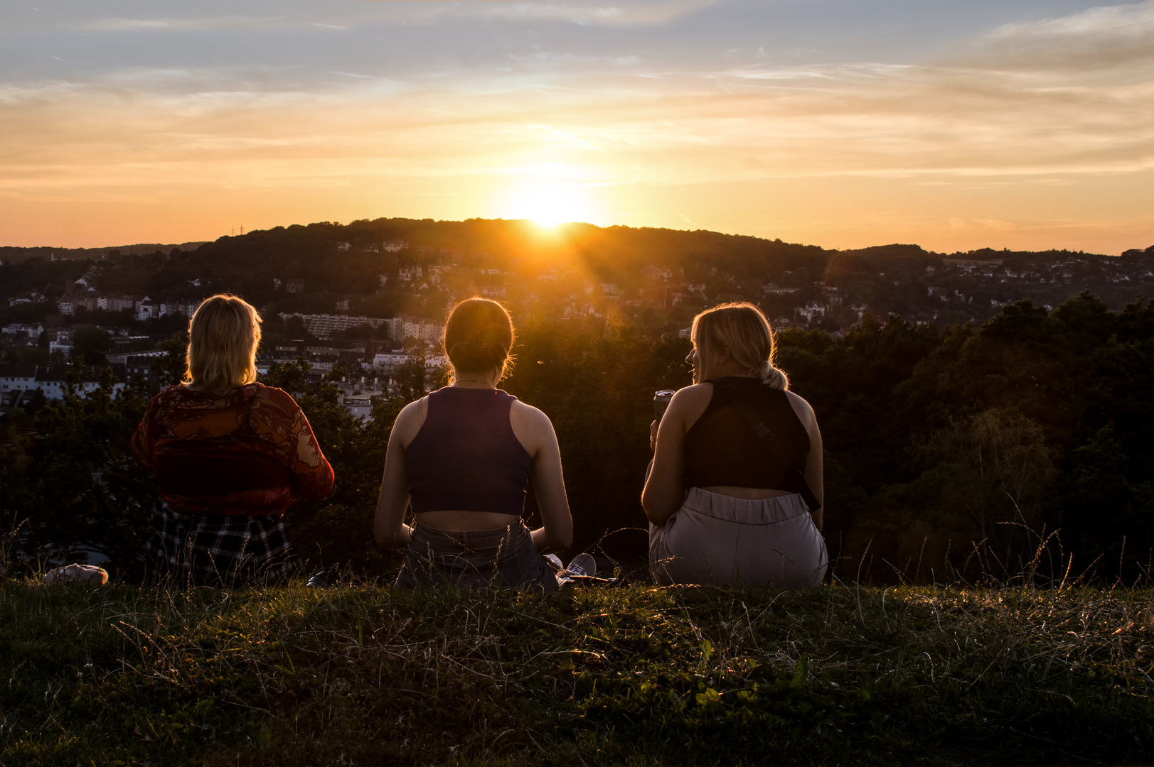 Sundowner am Flügelhügel ...