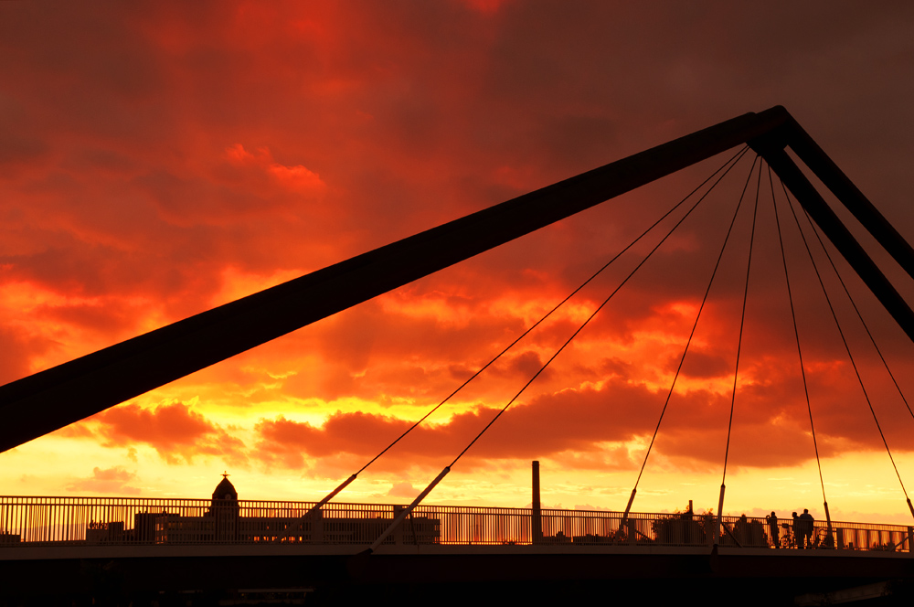 Sundowner im Düsseldorfer Medienhafen