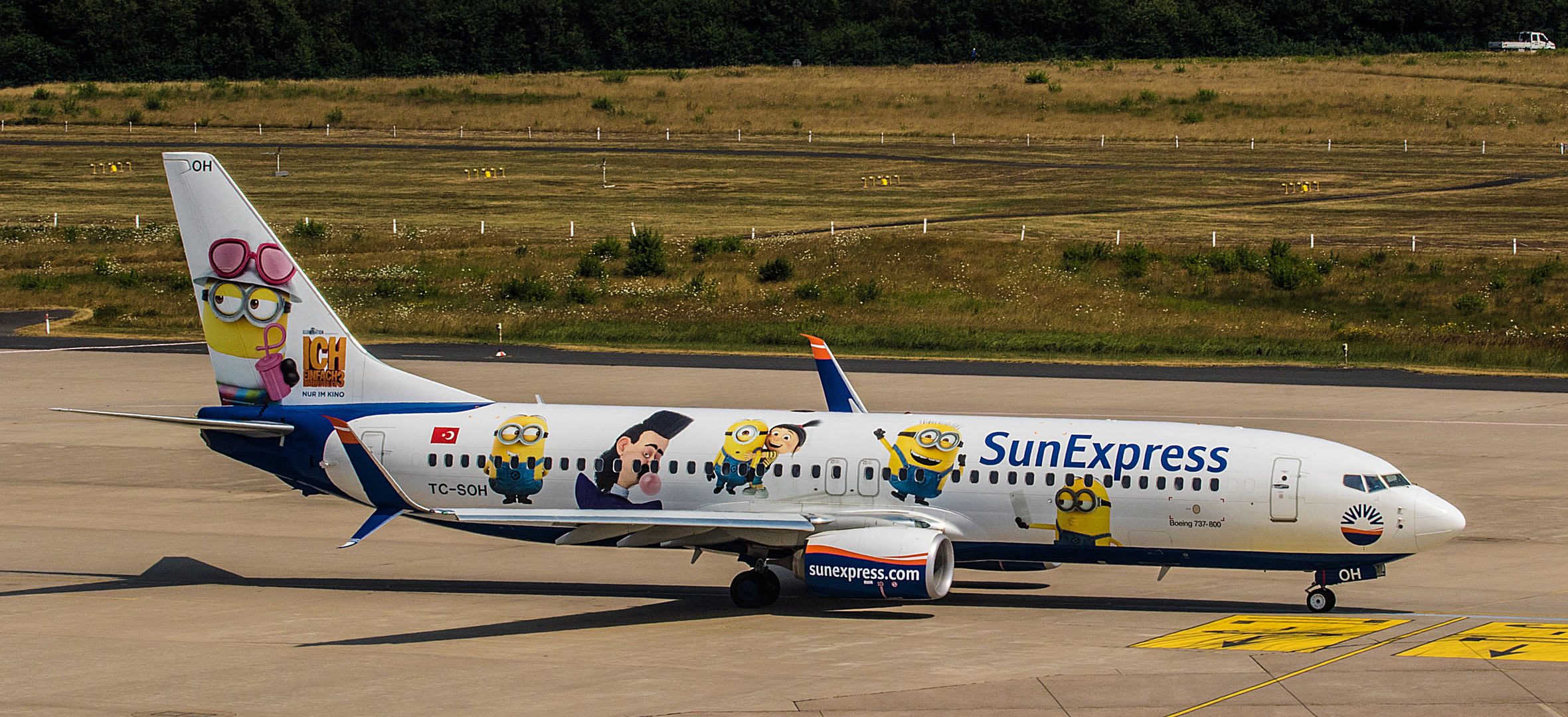 SunExpress  - Minions Livery - Kennung TC-SOH