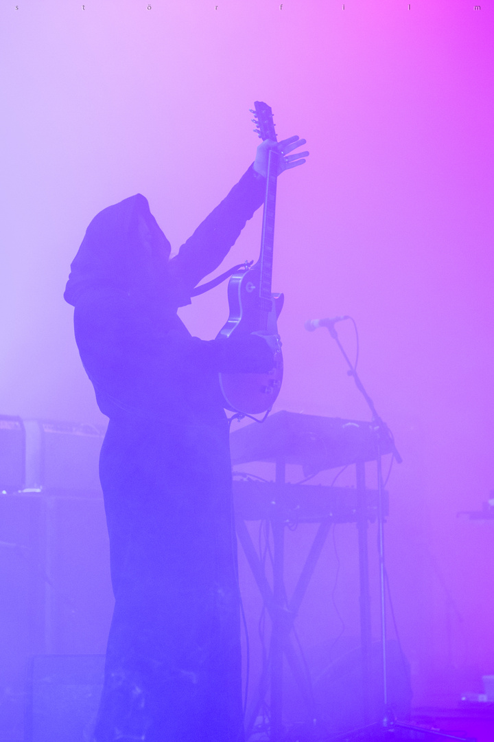 SUNN O)))