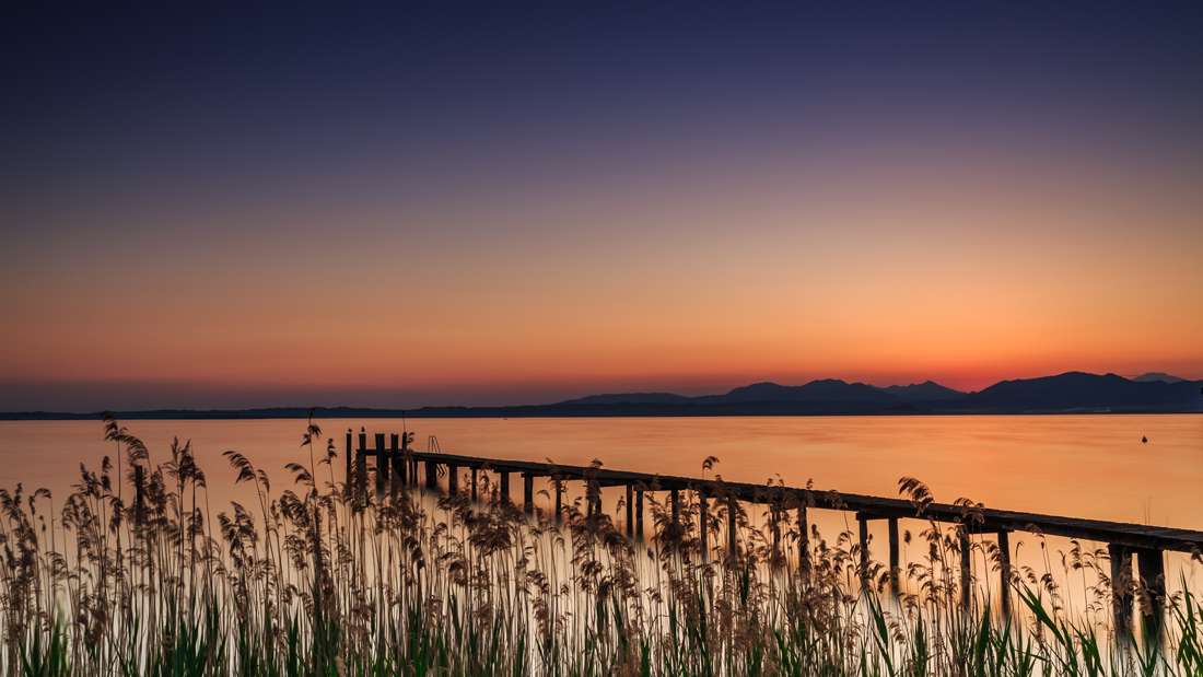 sunnset lake garda