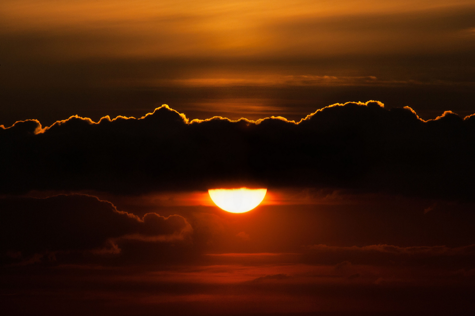 sunny cloud mountain