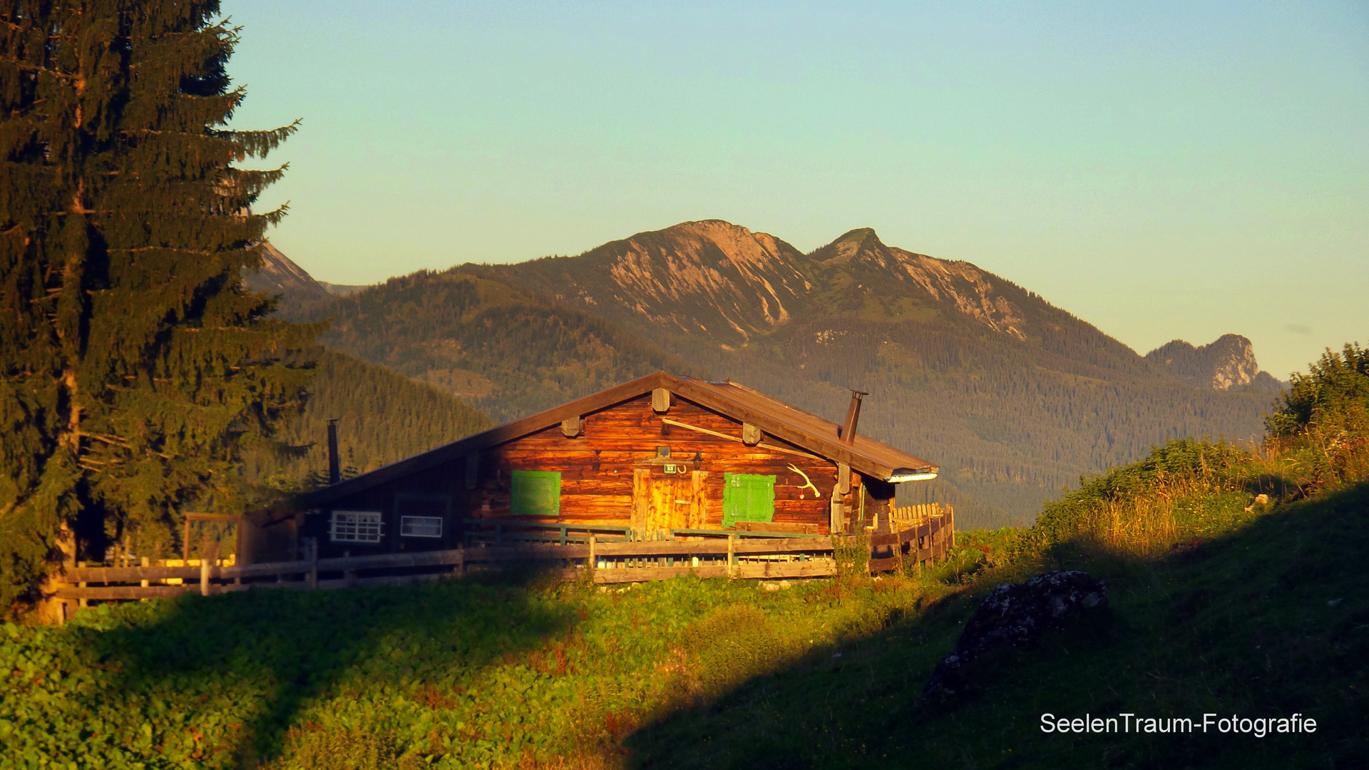 Sunrise - Alm - Mountain Cottage Sonnenaufgang