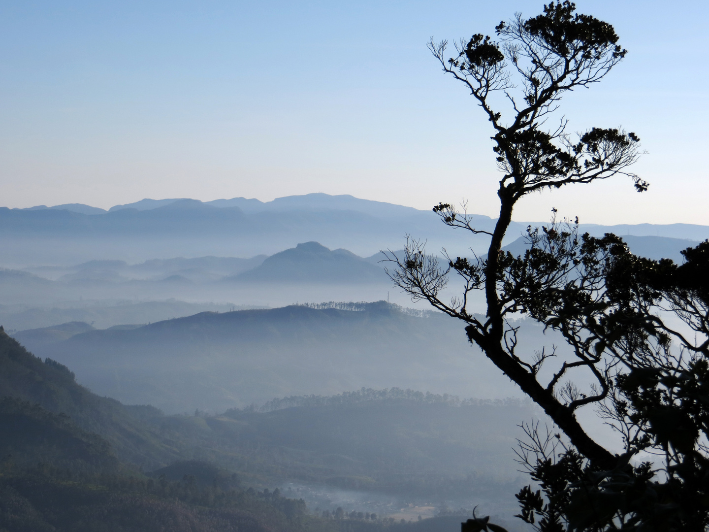 Sunrise am Adam's Peak..