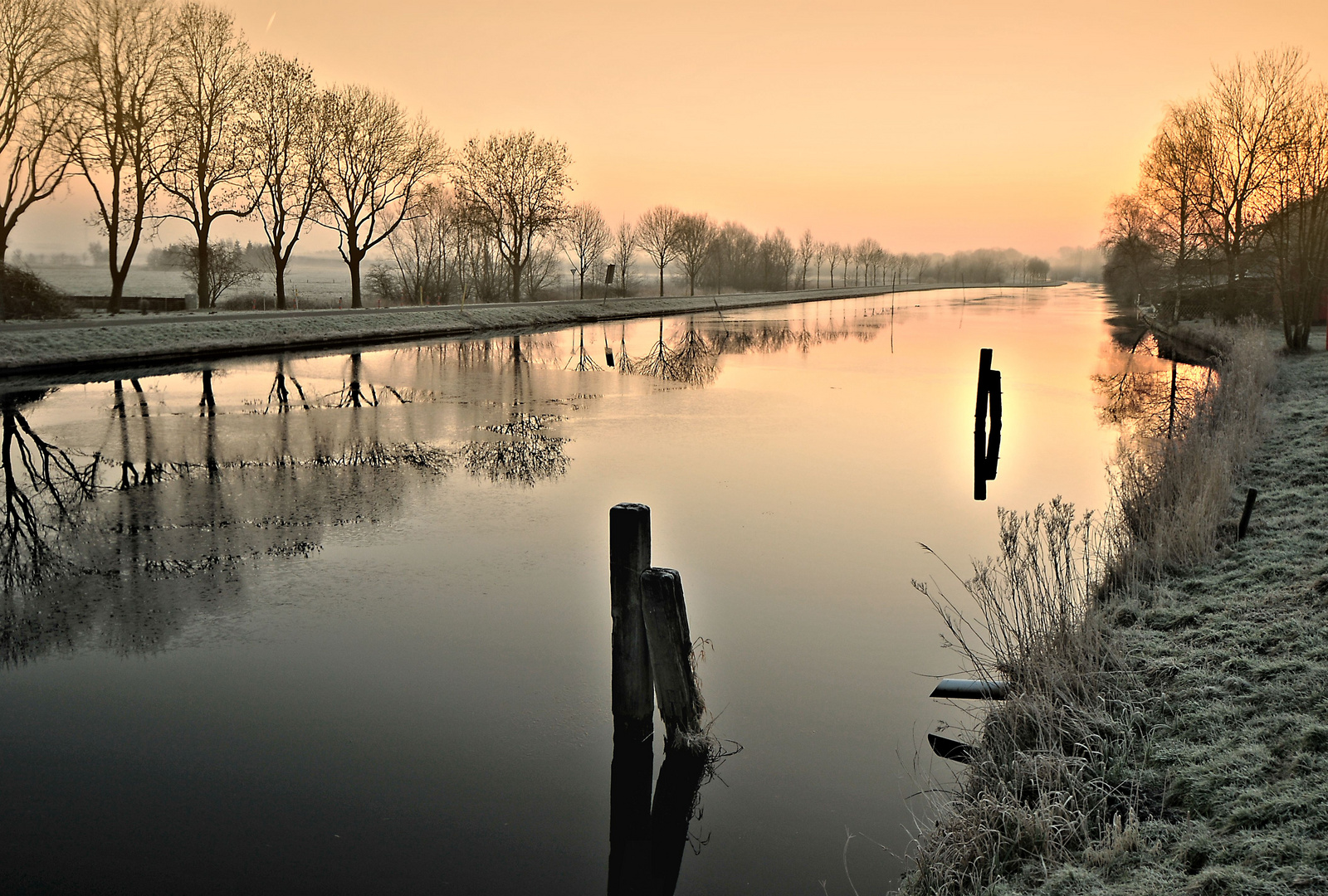 Sunrise am Kanal