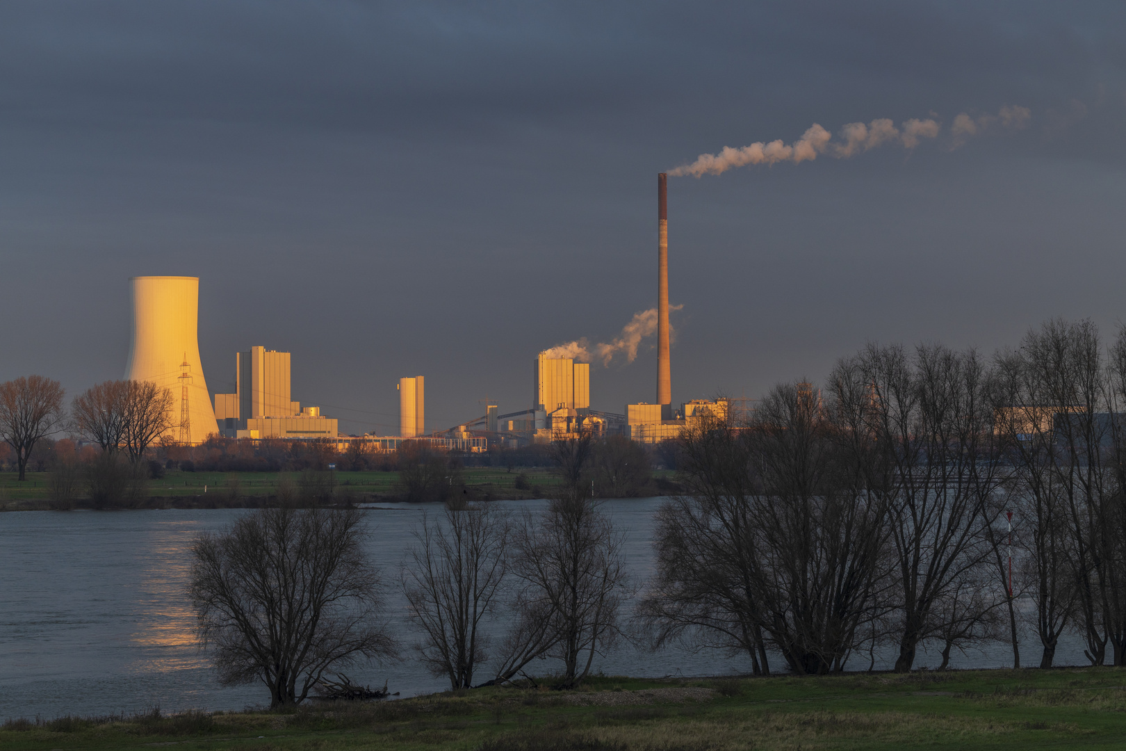 Sunrise am Kraftwerk