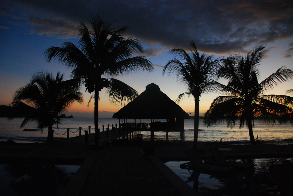 Sunrise at Boca del Toro - Playa Tortuga
