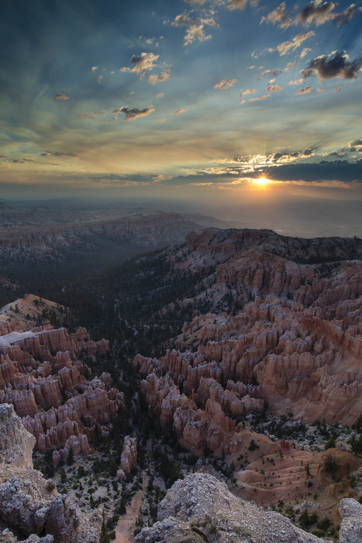 Sunrise at Bryce Canyon