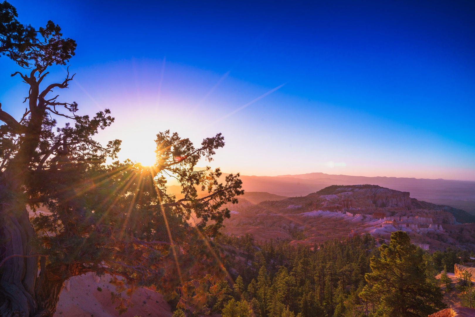 Sunrise at Bryce Canyon