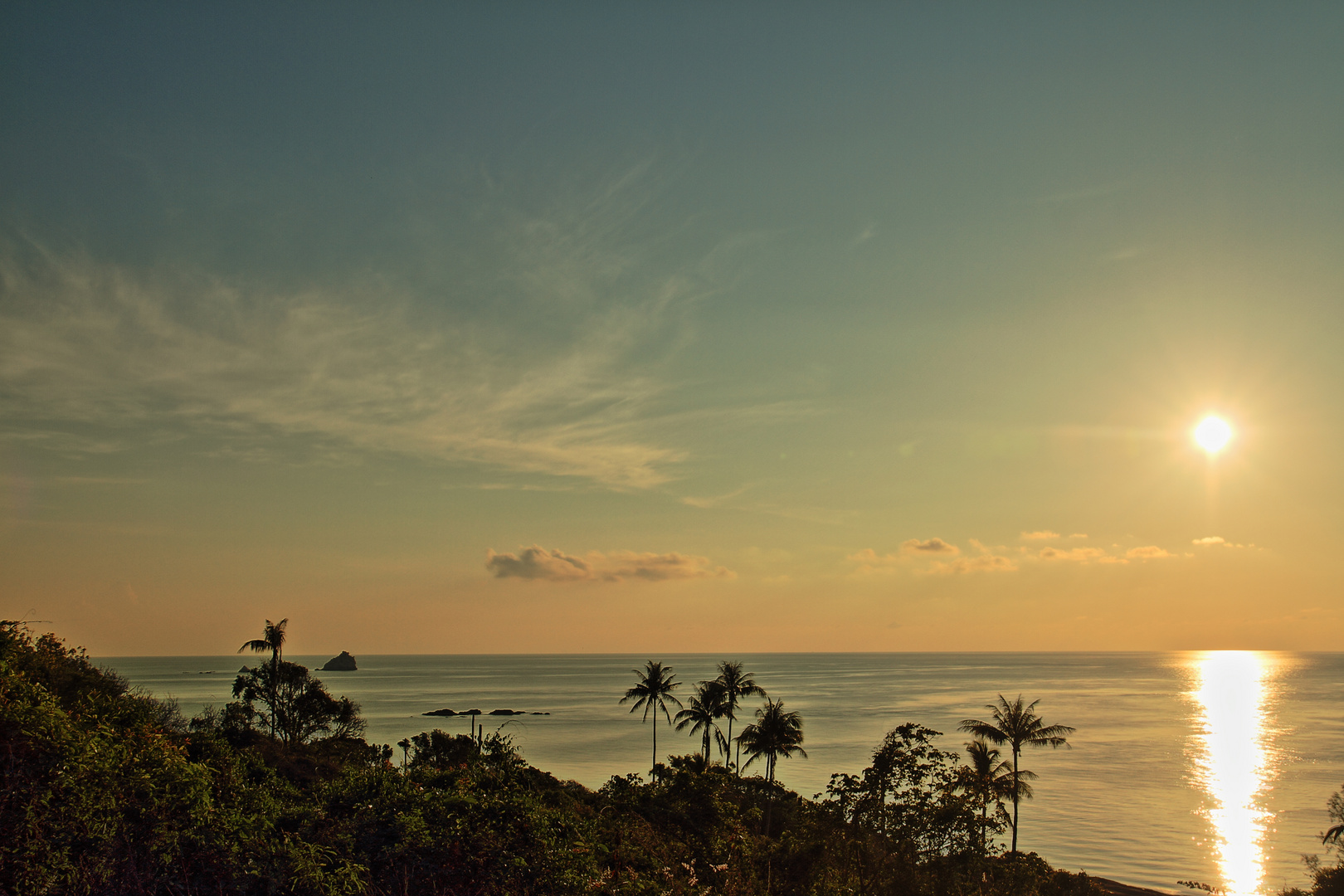 Sunrise at Choeng Mon Beach in KOH SAMUI