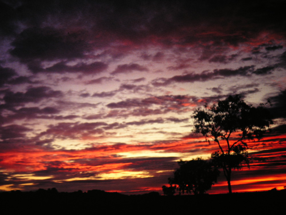 Sunrise at Devils Marble