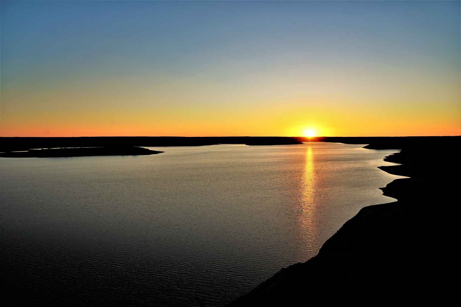 Sunrise at Hardap 