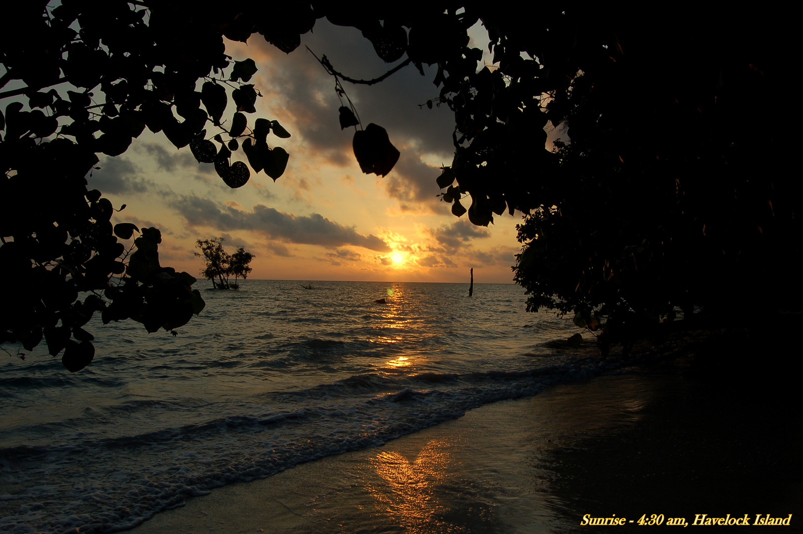 Sunrise at Havelock Island (Andaman & Nicobar Islands - INDIA)