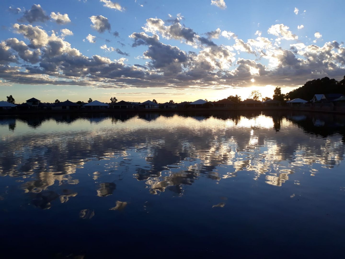 Sunrise by a Baldivis lake