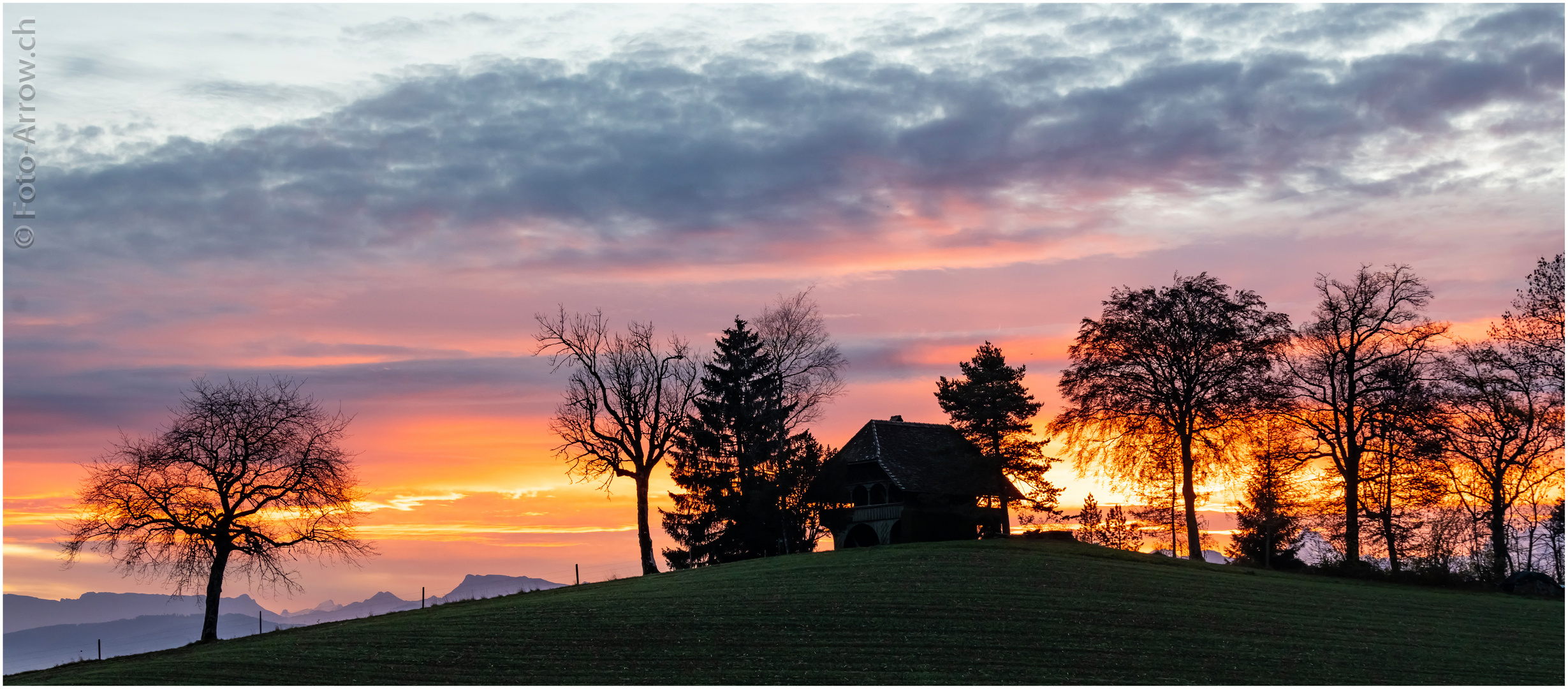 Sunrise, der Himmel brennt