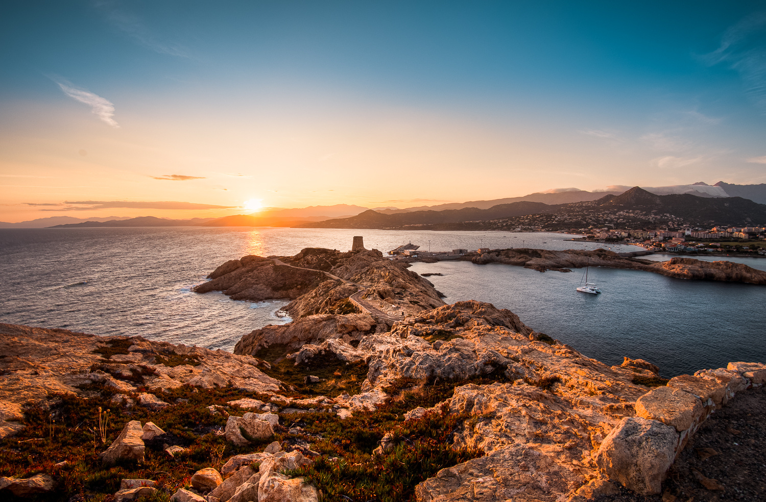 Sunrise - Ile de la pietra