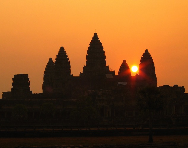 sunrise in angkor