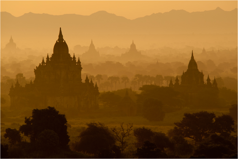 Sunrise in Bagan