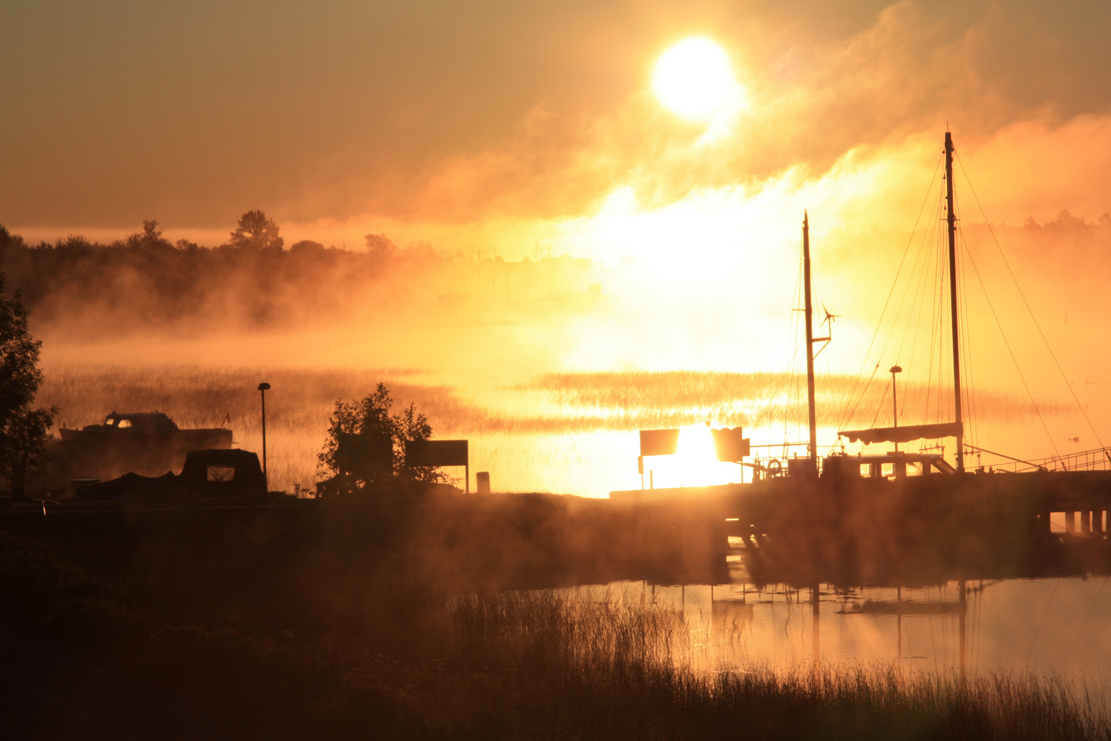 Sunrise in Britt - Kanada