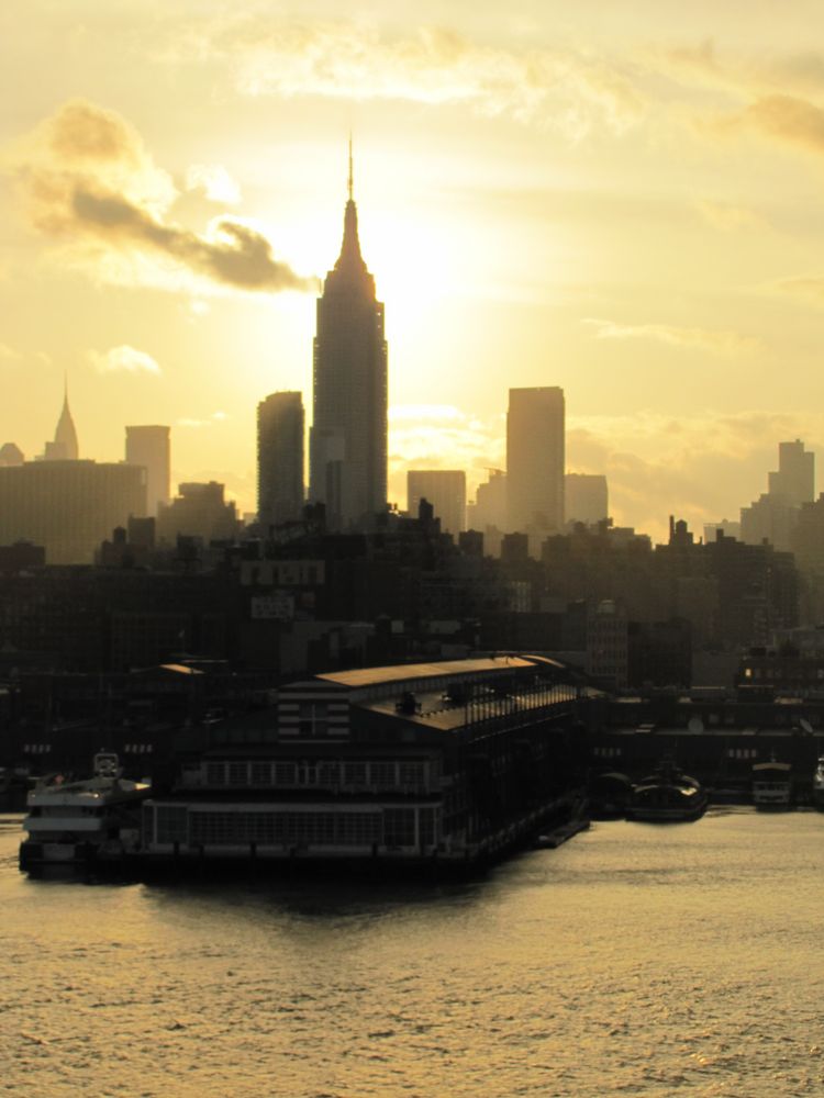 Sunrise in New York by Ingrid Atteln 