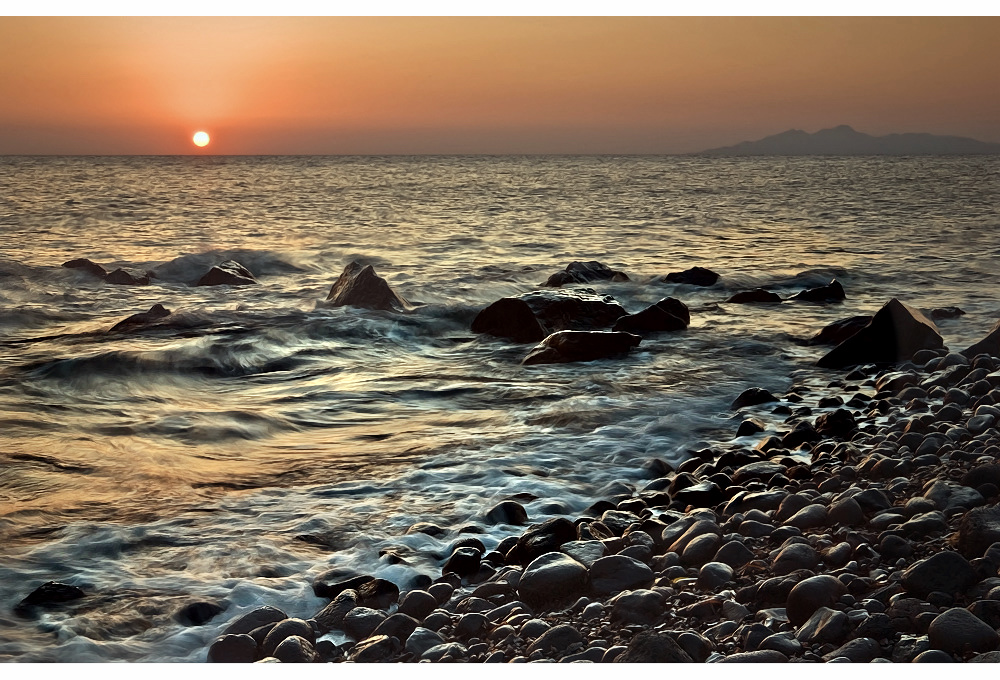 sunrise in santorin