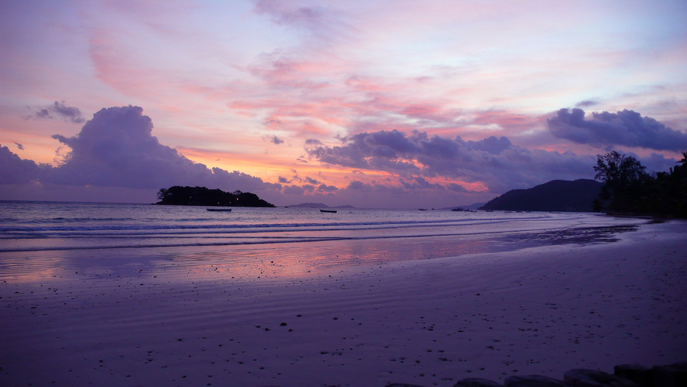 Sunrise in Seychelles