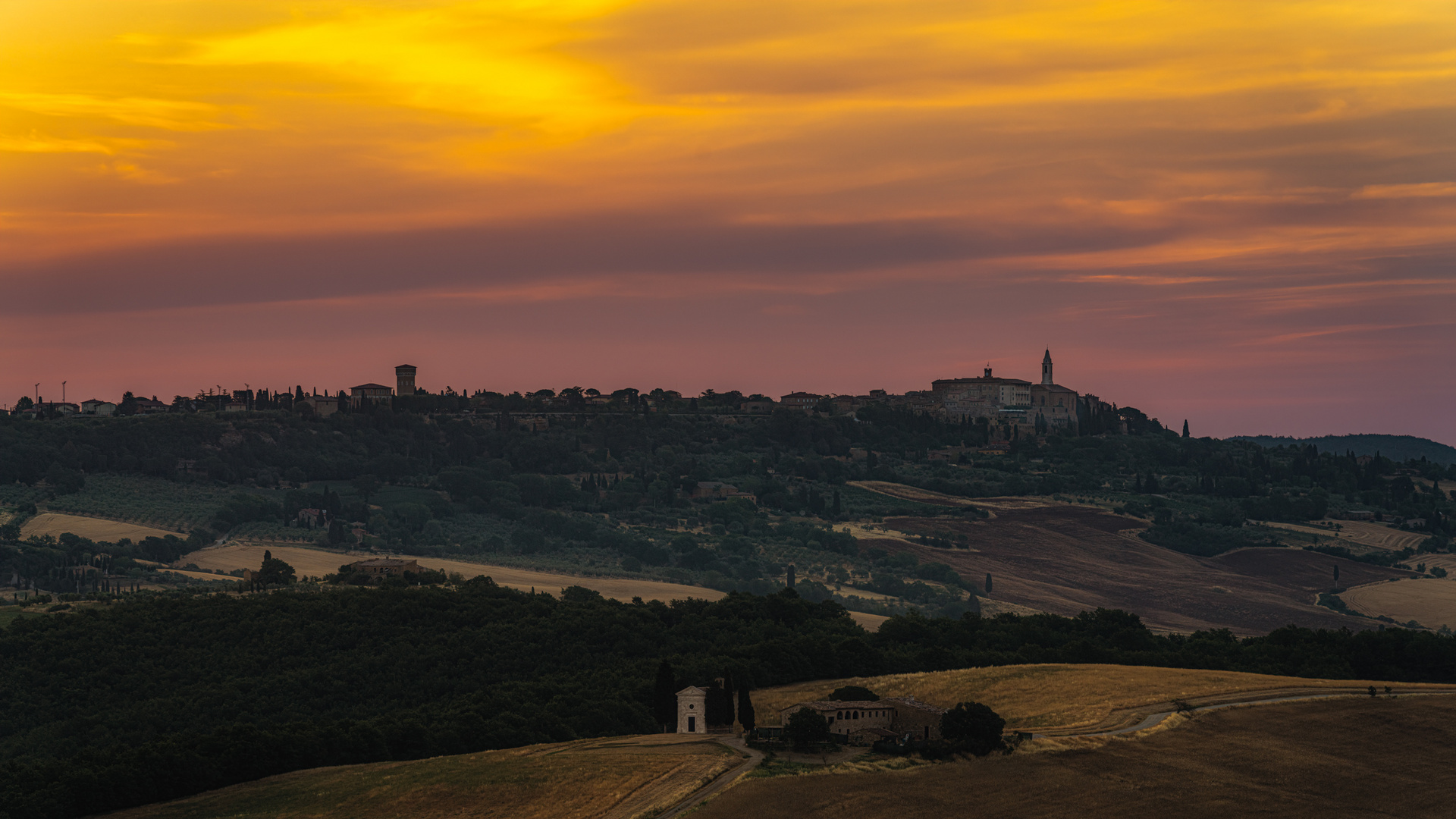 SUNRISE IN VAL D'ORCIA