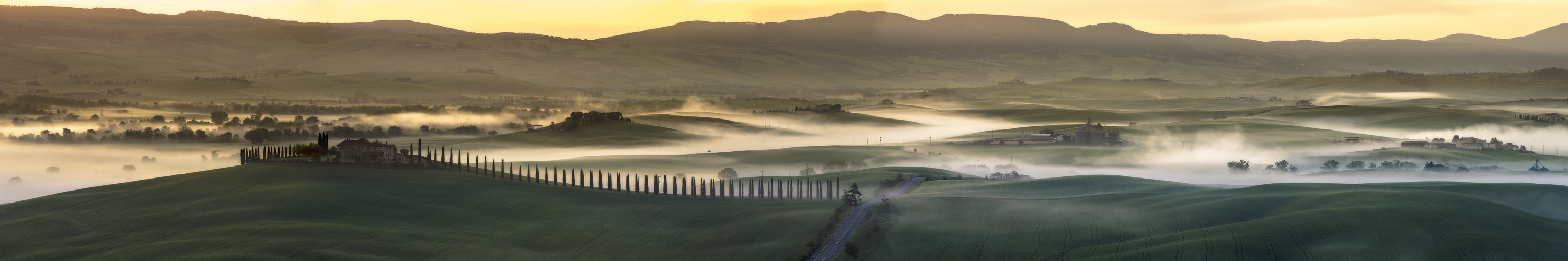 Sunrise in val D`orcia