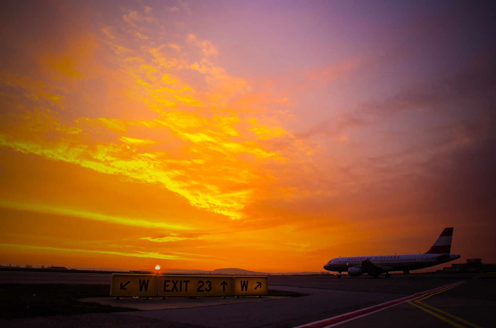 Sunrise in VIE Airport