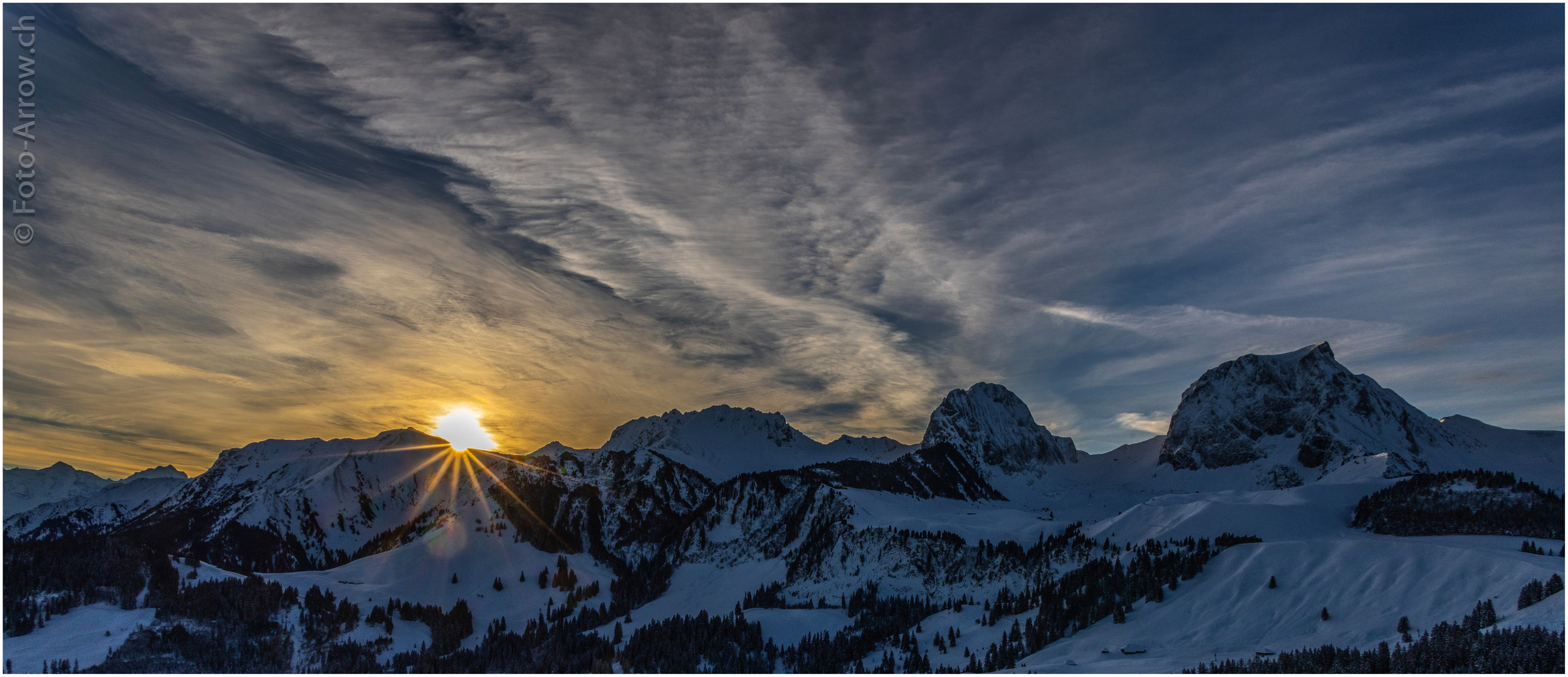 Sunrise mit Schleierwolken