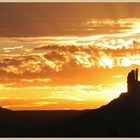 sunrise monument valley from gouldings lodge