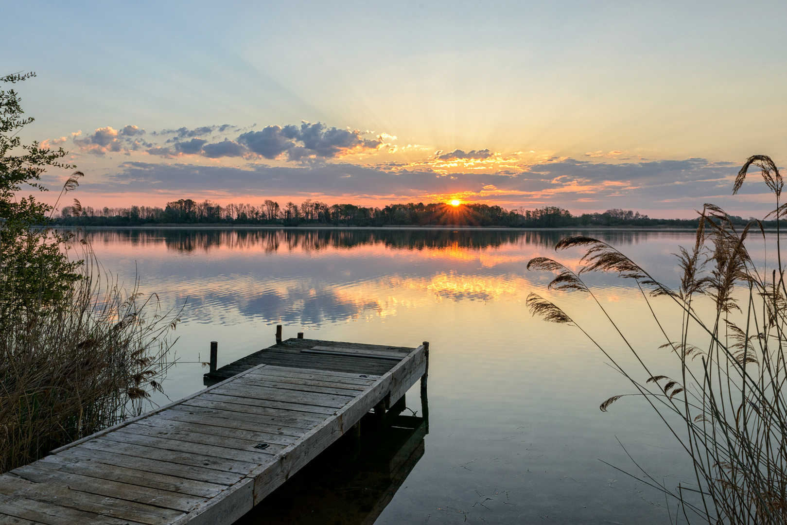 Sunrise on the Lac d'Amance