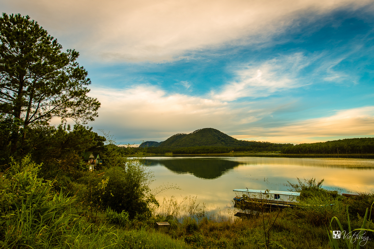 Sunrise on the lake