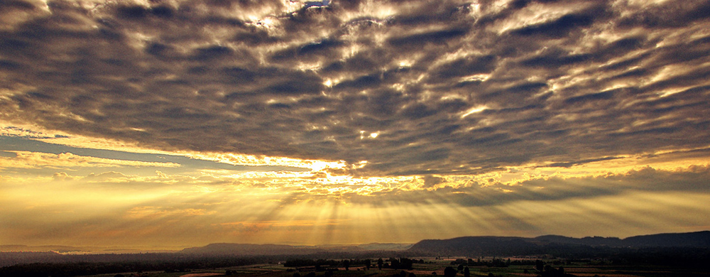 Sunrise over Land/ Sonnenaufgang übers Land