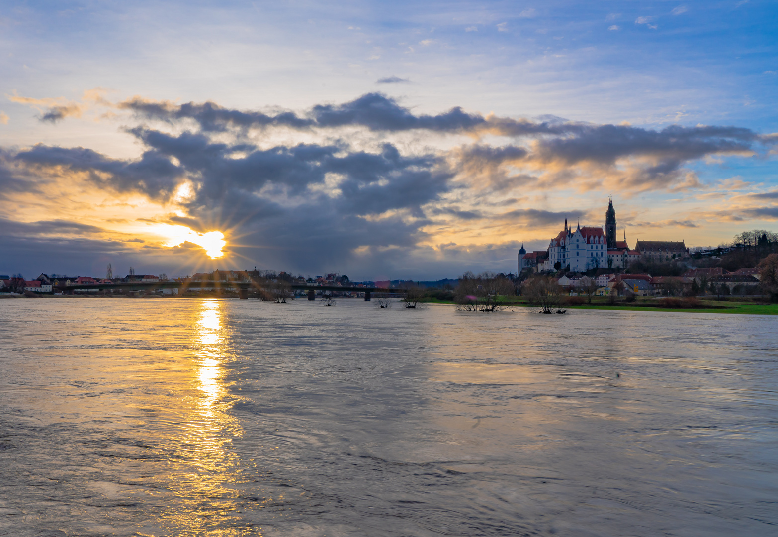 sunrise über der Elbe