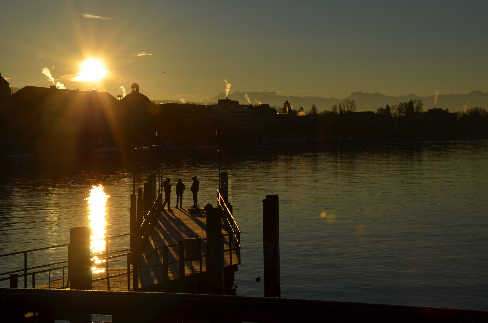 Sunrise_Zurich lake