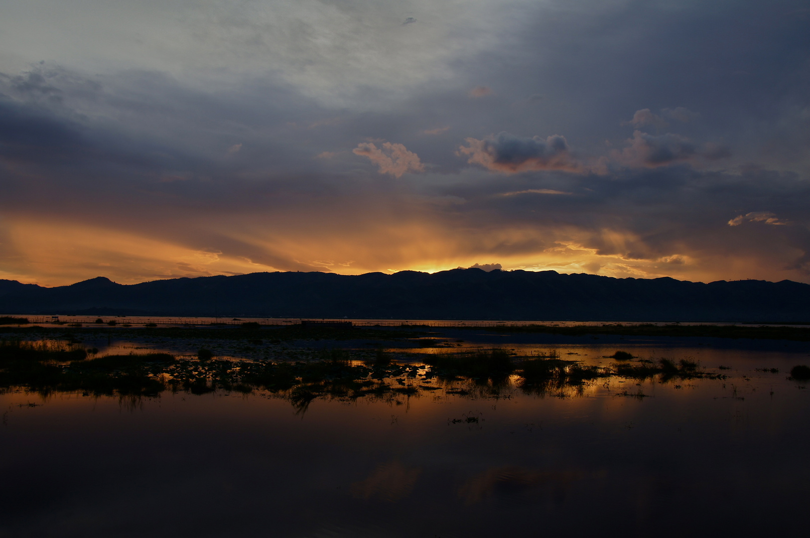 sunset am inle see, burma 2011