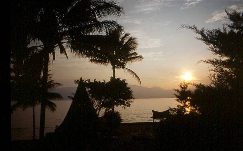 Sunset am Lake Toba