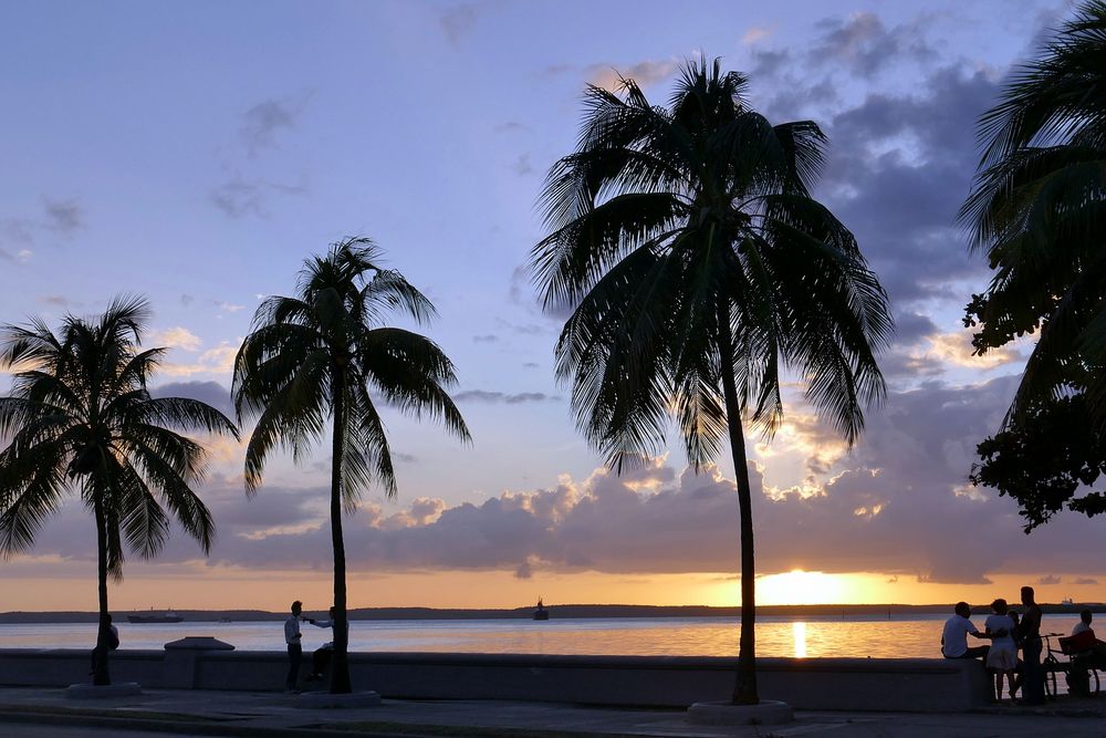 ...Sunset am Malecon von Cienfuegos...