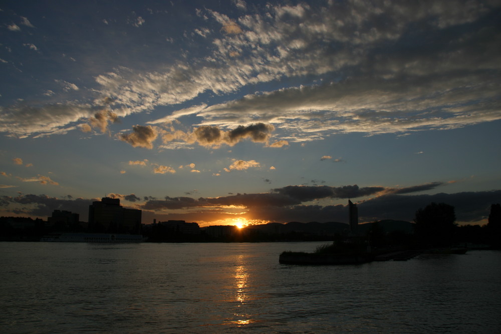 Sunset an der Donau in Wien