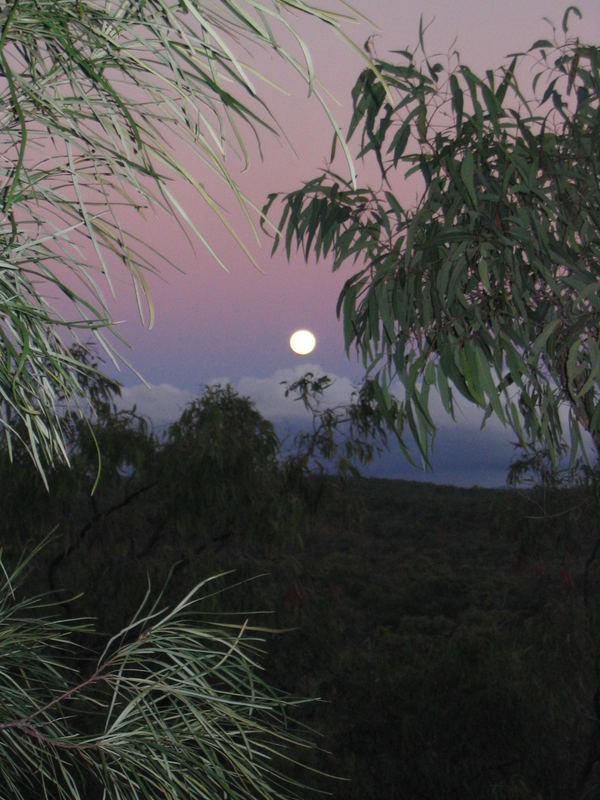 Sunset and Moonrise over Tyrconnell von Ina Egermann