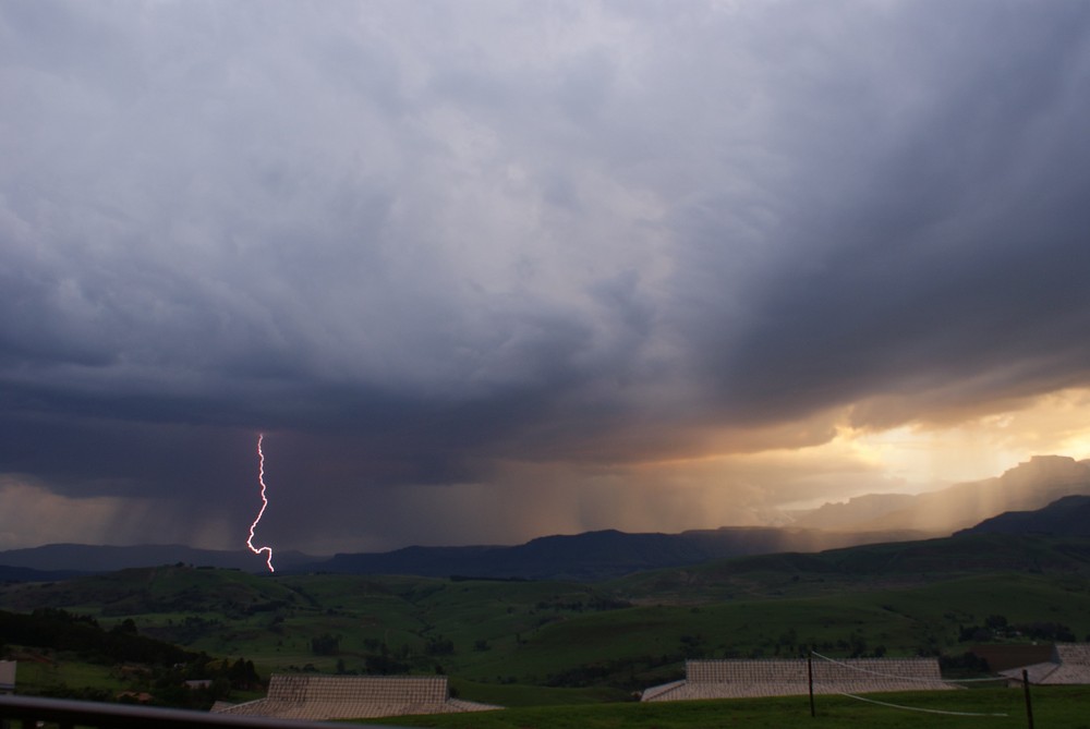 SUNSET AND THUNDER - DRAKENSBERG