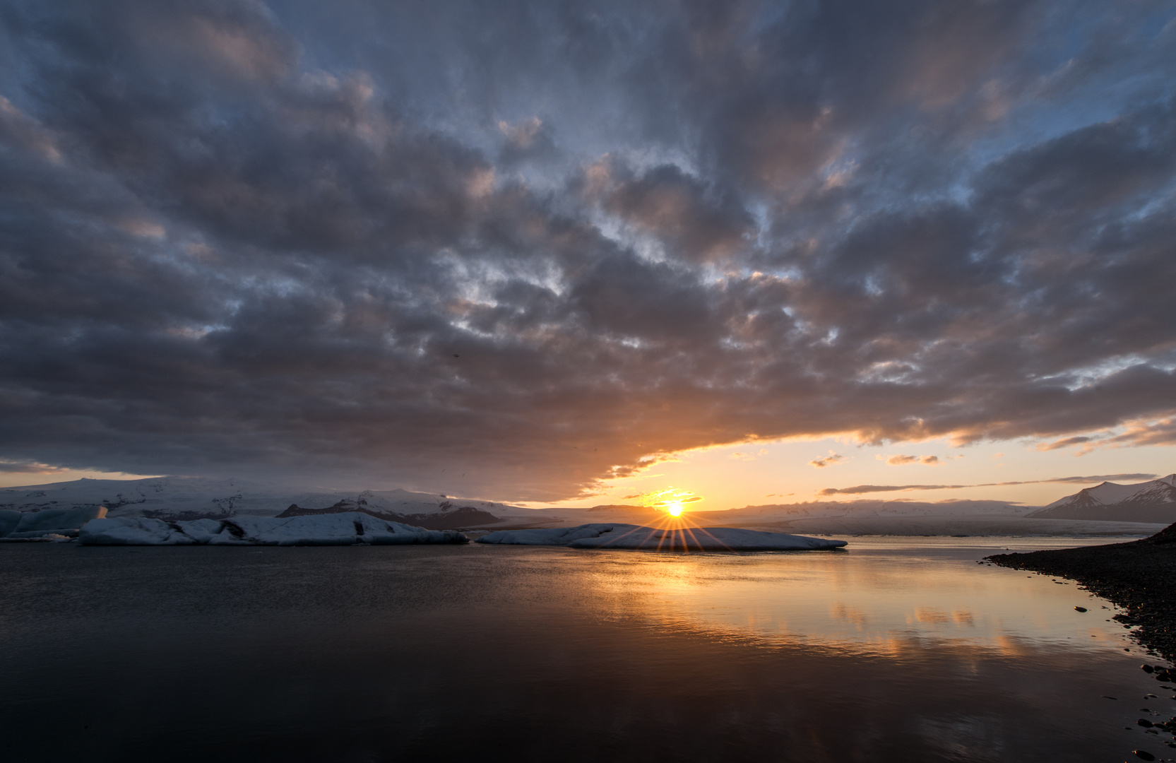 Sunset at Jökulsarlón