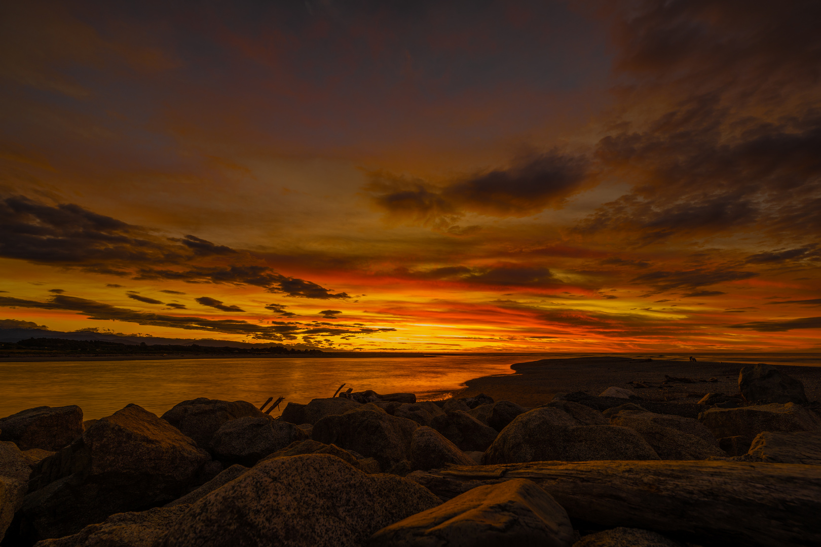 Sunset at the beach in Hokitika New Zealand at the Sunset Point