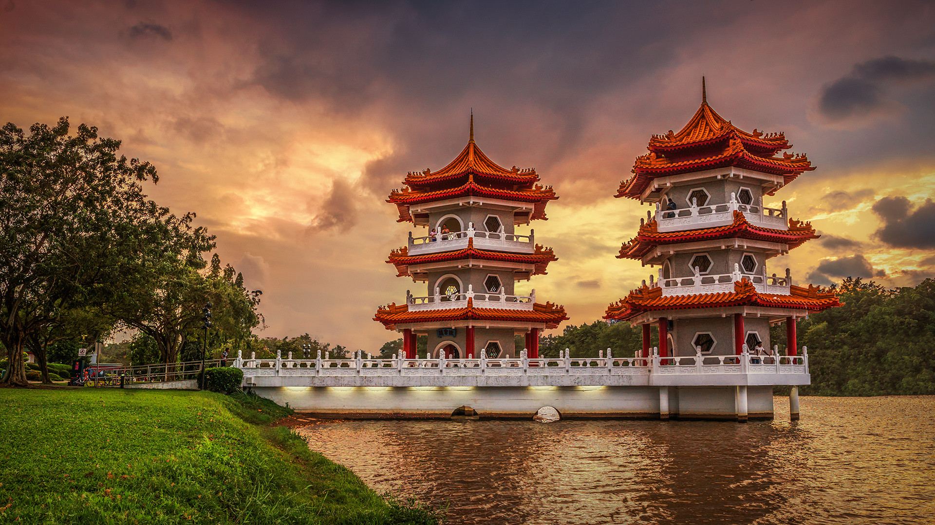 Sunset at the Chinese Garden