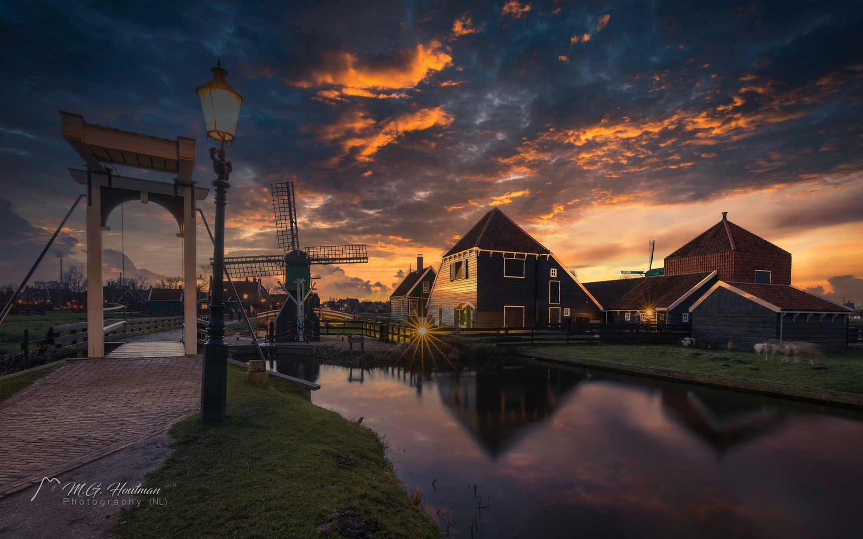 Sunset at Zaanse Schans (NL)