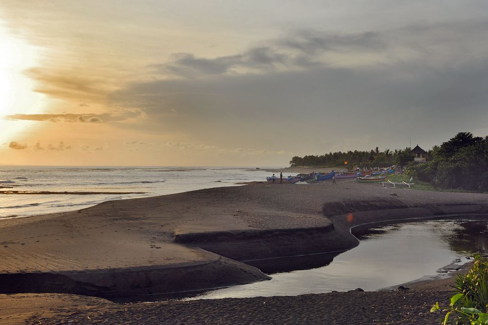 Sunset atmosphere at the Mengening beach