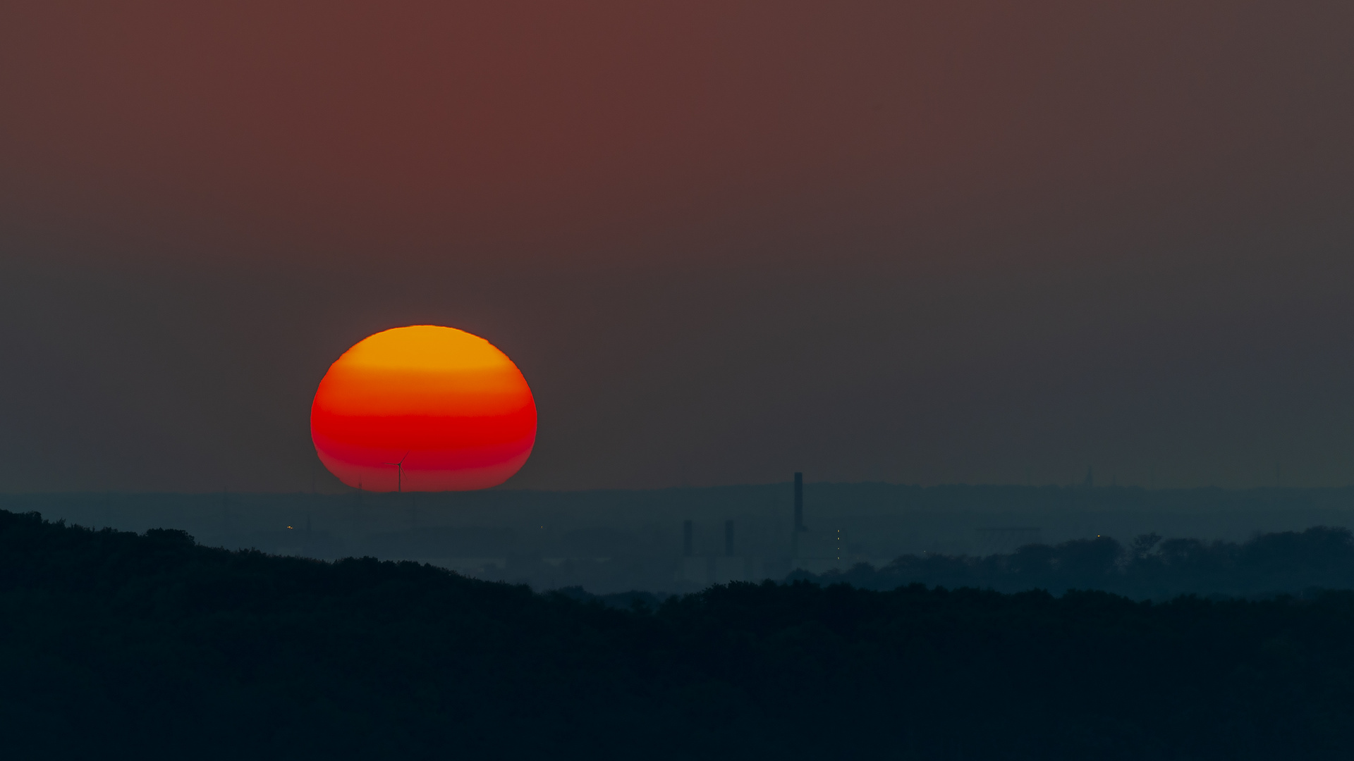 Sunset behind Hüttenheim - 2017